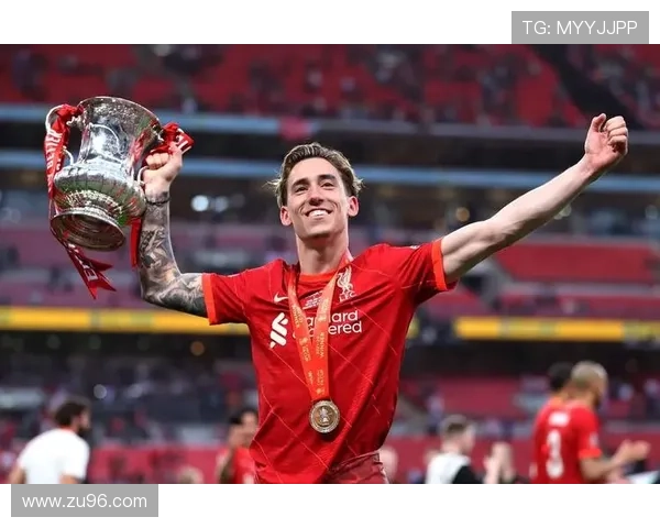 齐米卡斯错穿球衣延迟亮相